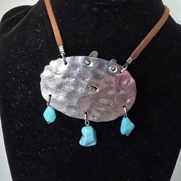 18-21" Adjustable Turquoise & Leather Cowgirl Horseshoe Necklace - Picture 6 of 6